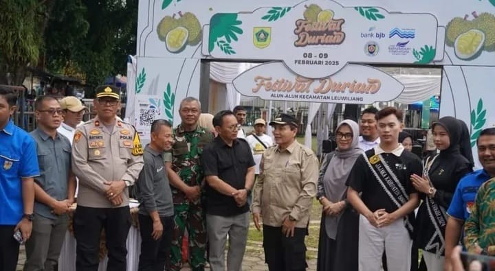 Semarak Festival Durian di Kecamatan Leuwiliang bersama Mobil Panggung Disbudpar Kabupaten Bogor