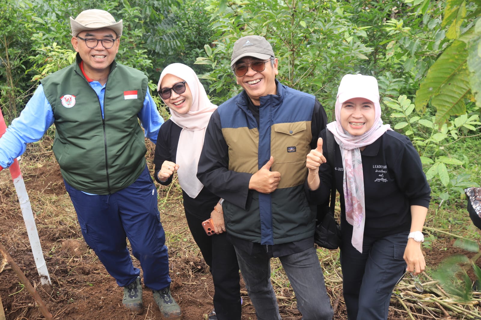 Perwakilan Disparekraf dalam Penghijauan Cisarua